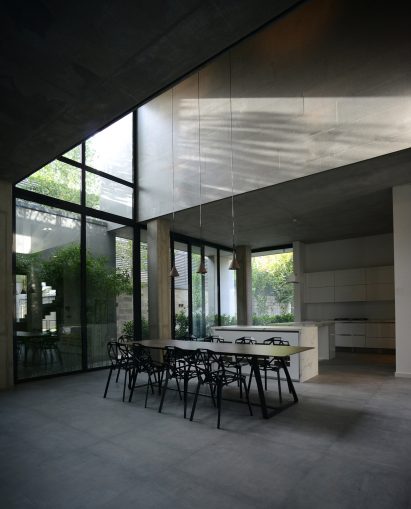 House in Iran by Kamran Heirati