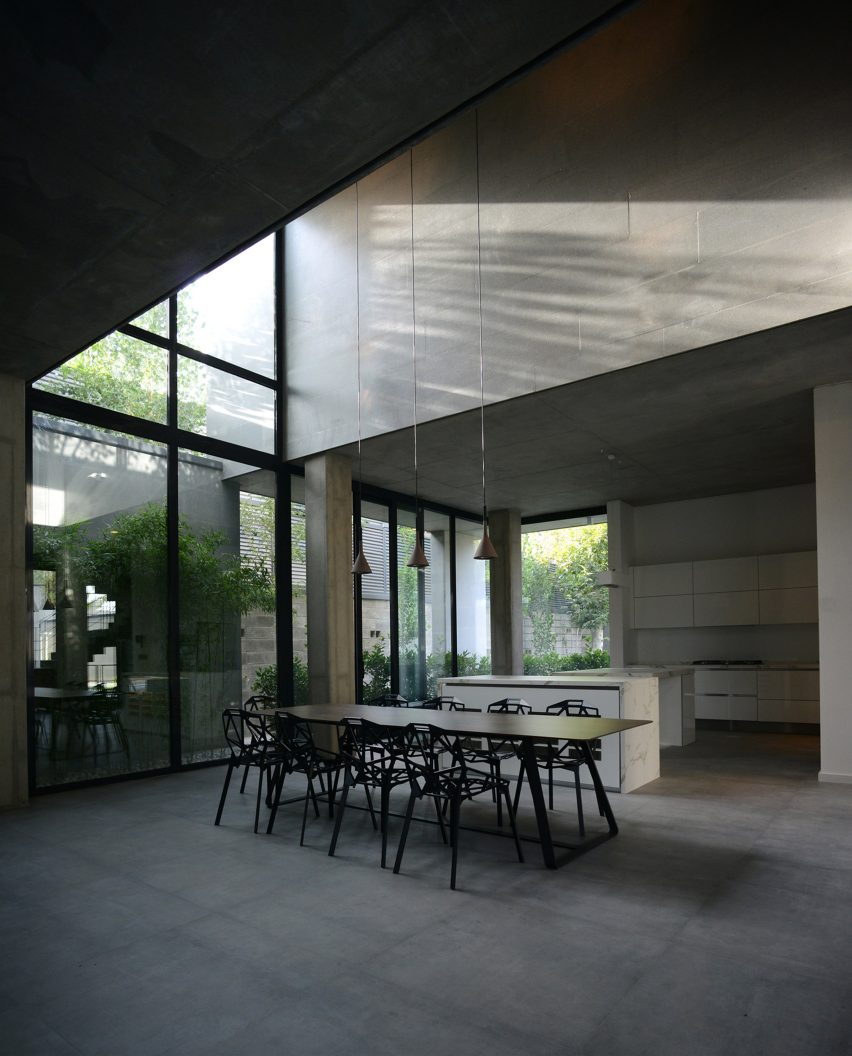 House in Iran by Kamran Heirati