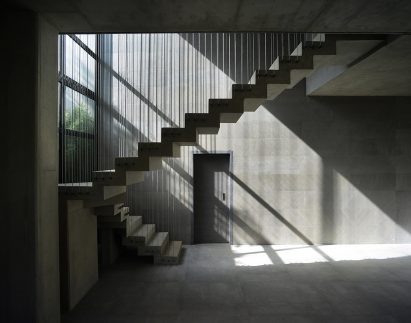 House in Iran by Kamran Heirati