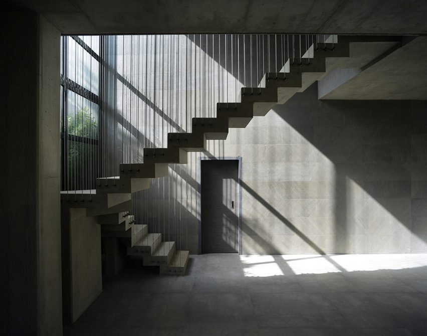 House in Iran by Kamran Heirati