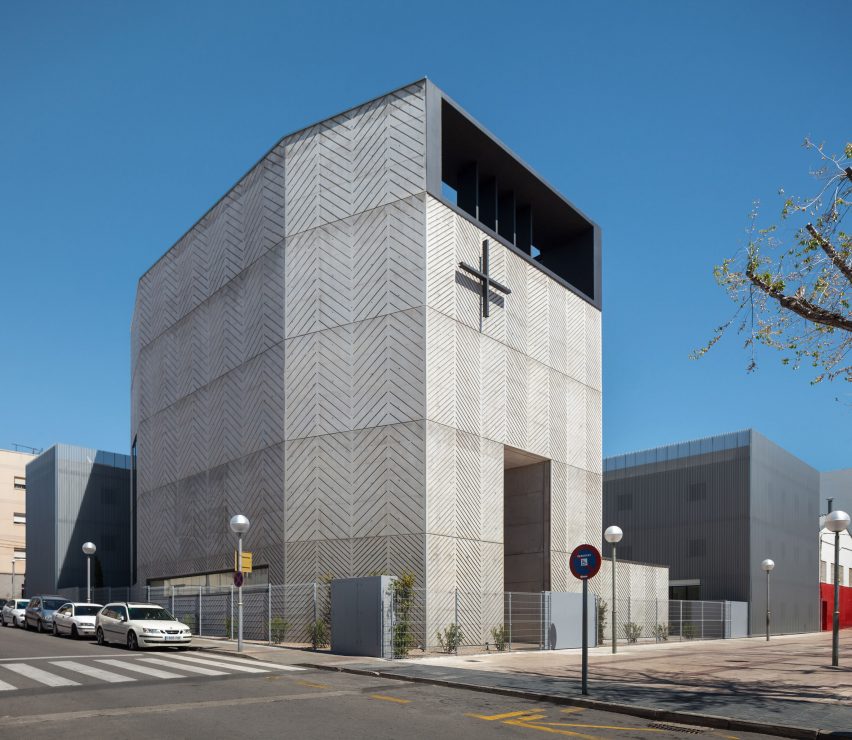 Iglesia Bonavista en Tarragona by Gimeno Guitart
