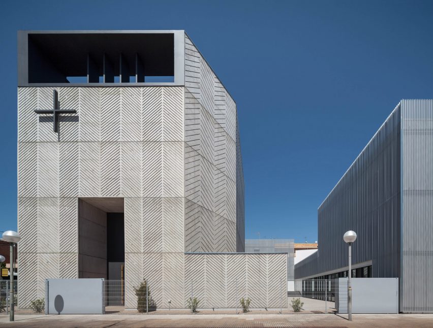 Iglesia Bonavista en Tarragona by Gimeno Guitart