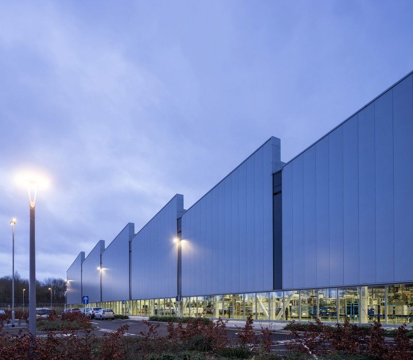 Jaguar Land Rover Engine Manufacturing Centre by Arup Associates