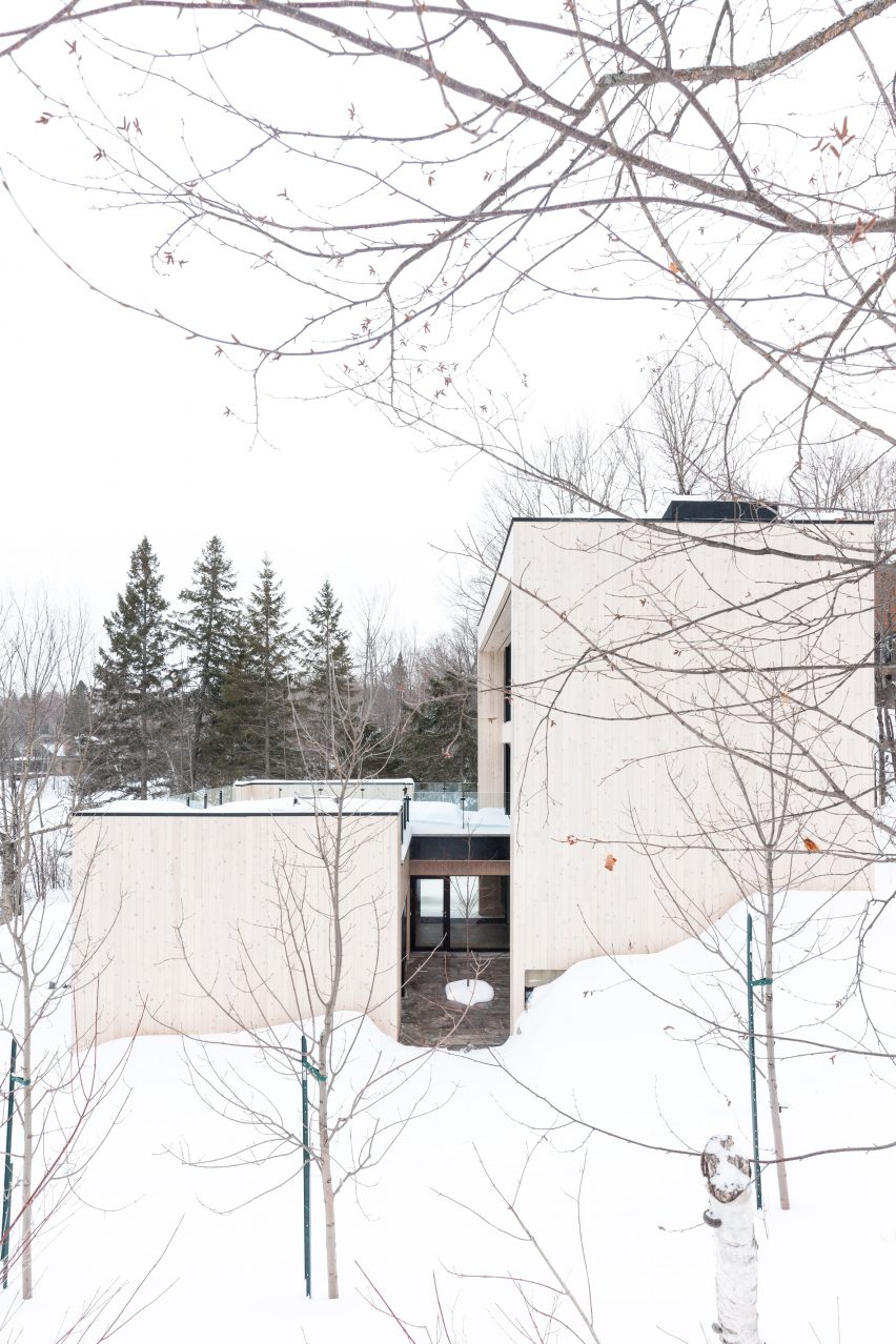 Lac Masson Residence by Atelier Pierre Thibault