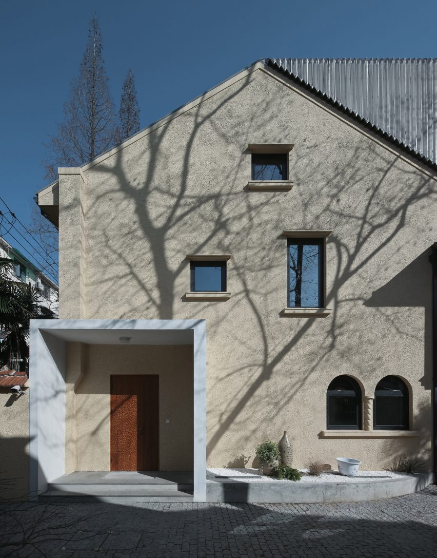Ladislav Hudec Shanghai villa renovation by Atelier XÜK