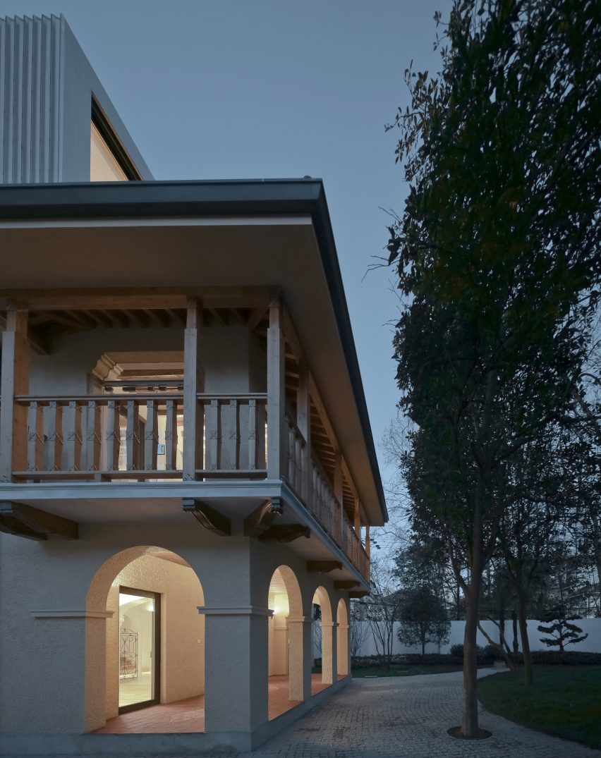 Ladislav Hudec Shanghai villa renovation by Atelier XÜK