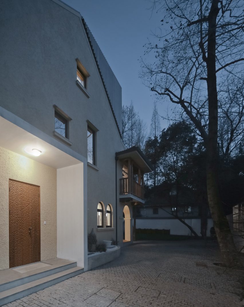 Ladislav Hudec Shanghai villa renovation by Atelier XÜK