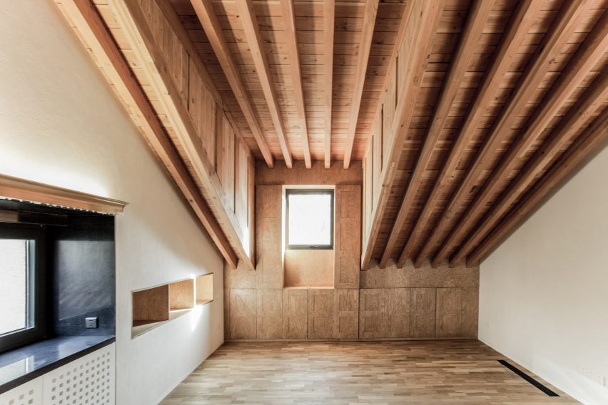 Ladislav Hudec Shanghai villa renovation by Atelier XÜK