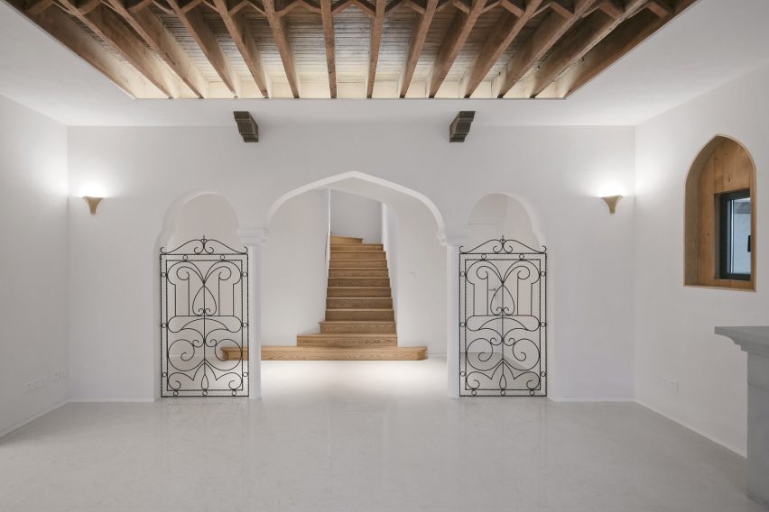 Ladislav Hudec Shanghai villa renovation by Atelier XÜK