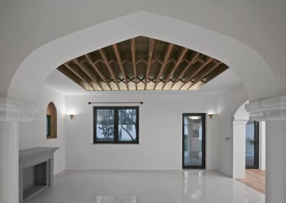Ladislav Hudec Shanghai villa renovation by Atelier XÜK