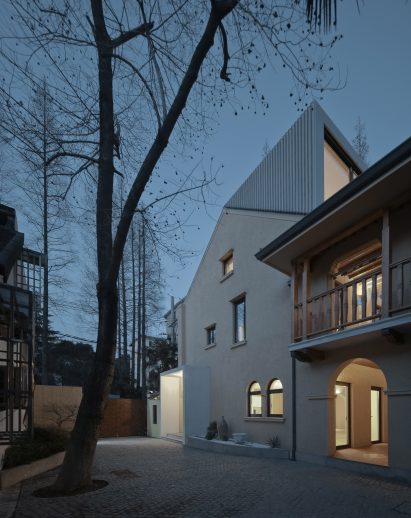 Ladislav Hudec Shanghai villa renovation by Atelier XÜK