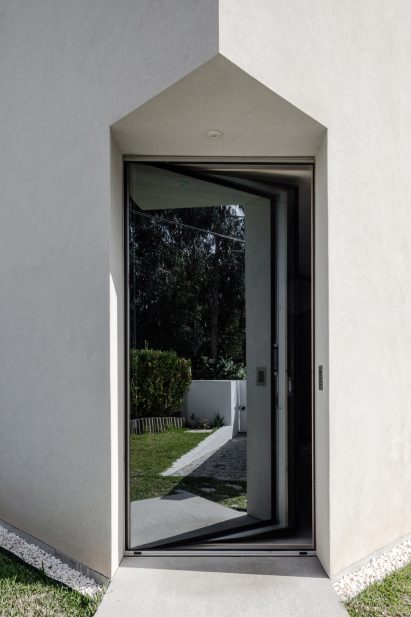 Mami house by NOArquitectos LDA