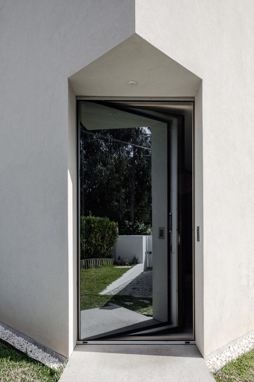 Mami house by NOArquitectos LDA