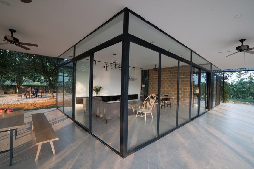 Mian Farm Cottage by Idee Architects
