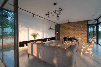 Mian Farm Cottage by Idee Architects