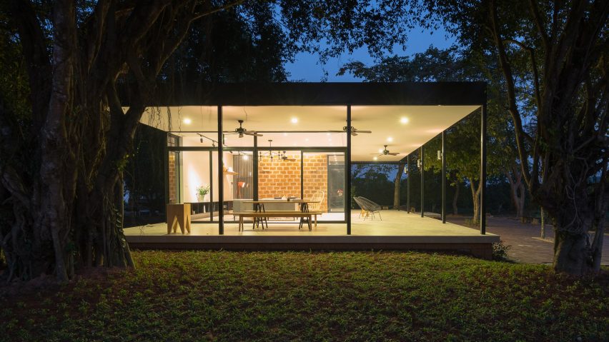 Mian Farm Cottage by Idee Architects