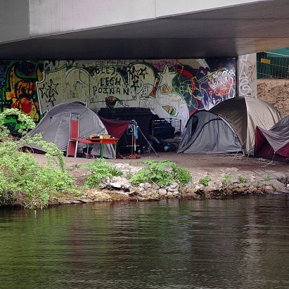 Architects asked to find solutions for “social injustice” of UK’s informal migrant settlements