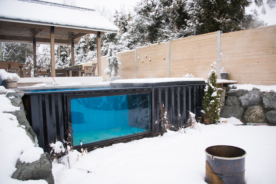 Modpool - cargo container converted into pool