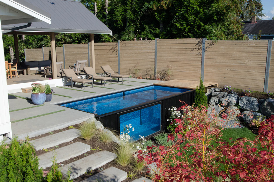 Modpool - cargo container converted into pool