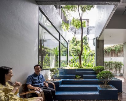 Multi-place house by EKAR Architects