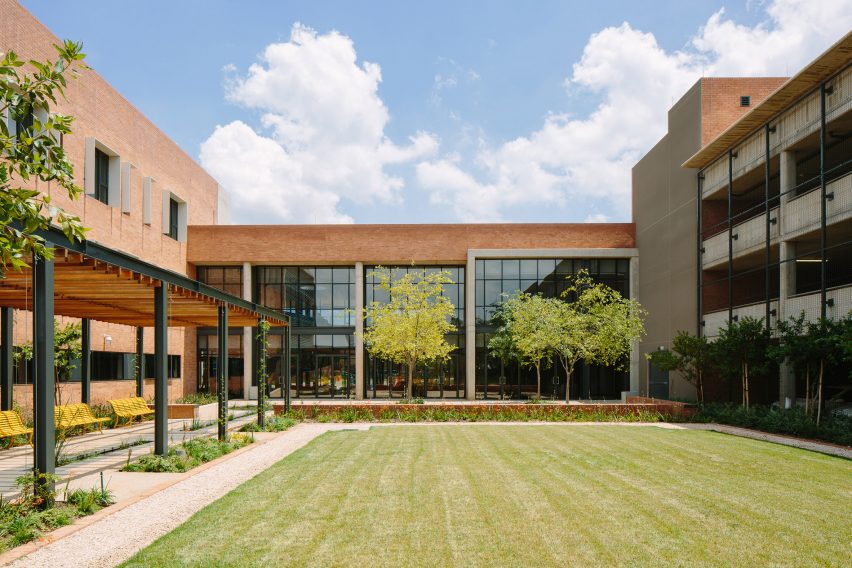 Nelson Mandela Children's Hospital by Sheppard Robson and John Cooper Architecture