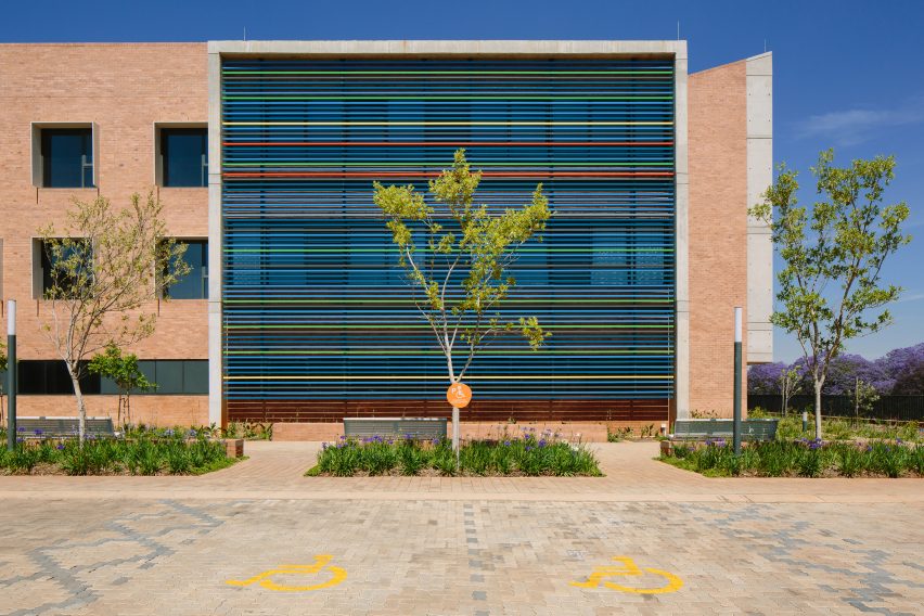 Nelson Mandela Children's Hospital by Sheppard Robson and John Cooper Architecture