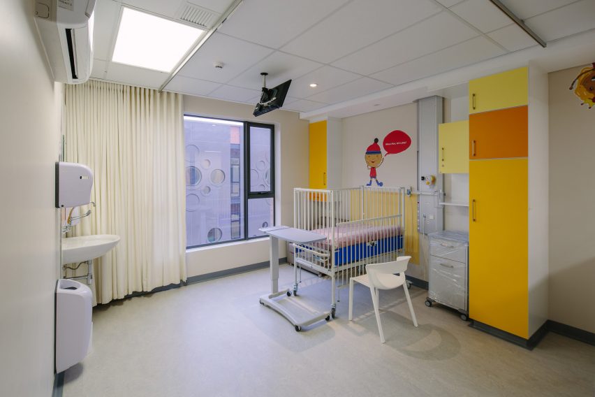 Nelson Mandela Children's Hospital by Sheppard Robson and John Cooper Architecture
