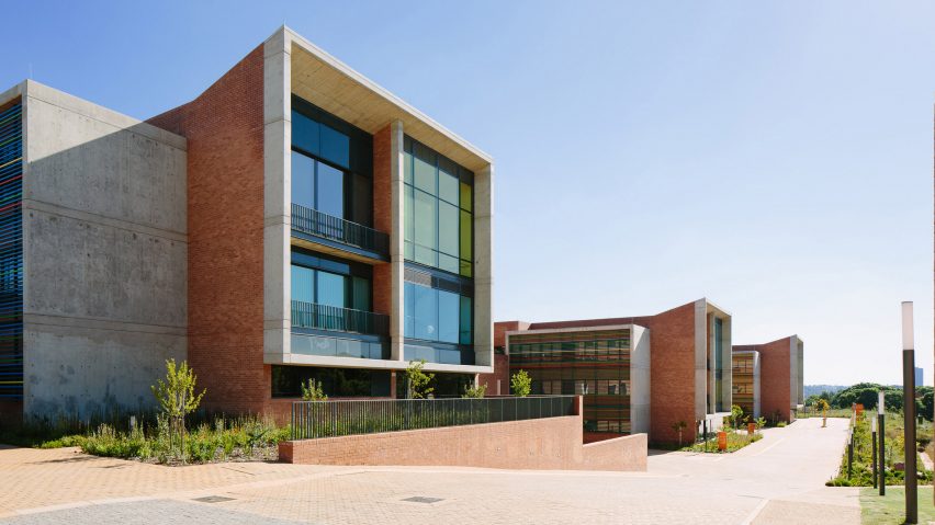 Nelson Mandela Children's Hospital by Sheppard Robson and John Cooper Architecture