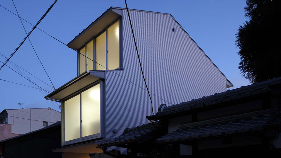 New Kyoto Townhouse 2 by Alphaville Architects