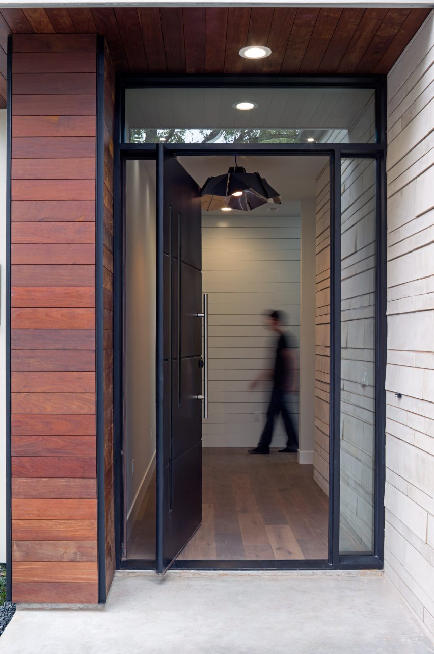 Palma Plaza Spec residence by Dick Clarke + Associates
