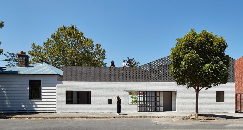 Perimeter House by Make Architecture