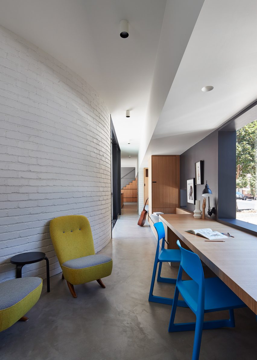 Perimeter House by Make Architecture
