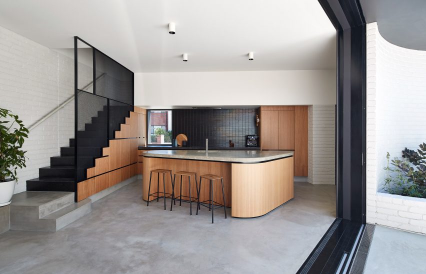 Perimeter House by Make Architecture