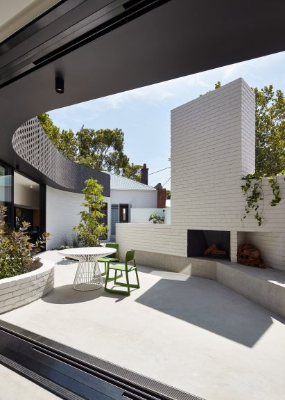 Perimeter House by Make Architecture