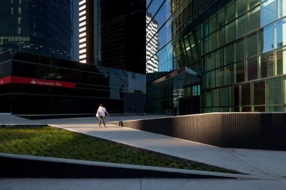 Plaza Catalinas by Adamo Faiden