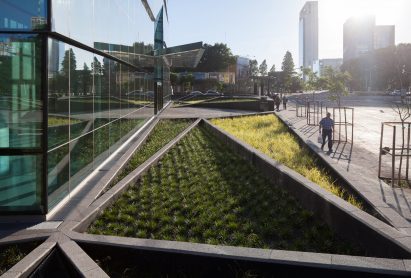 Plaza Catalinas by Adamo Faiden