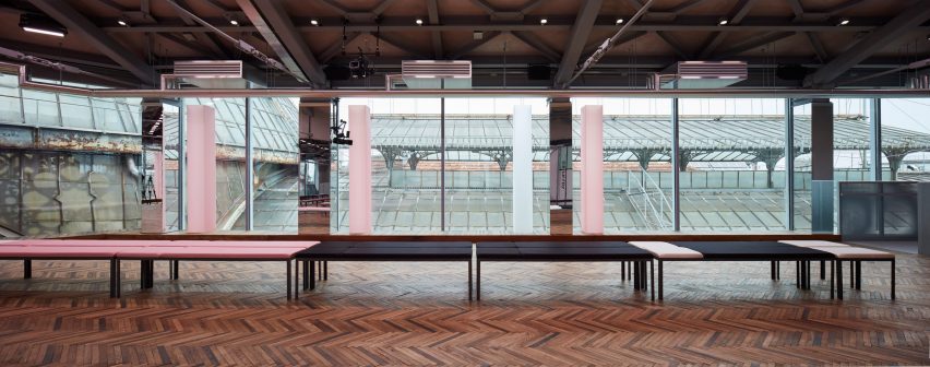 Prada 2018 Resort catwalk by AMO
