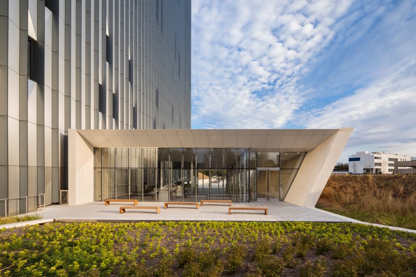 Public Safety Answering Center II by SOM