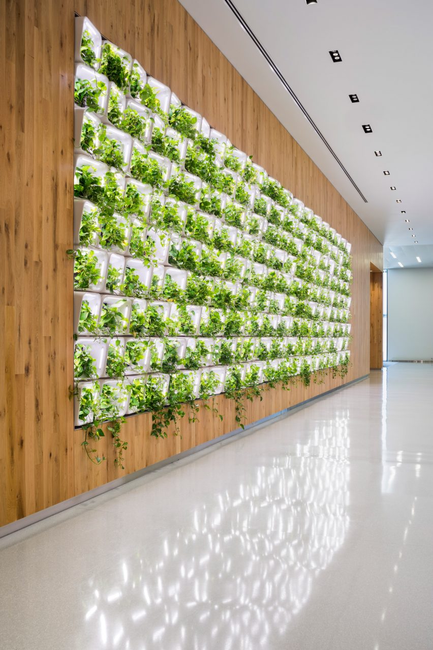 Public Safety Answering Center II by SOM