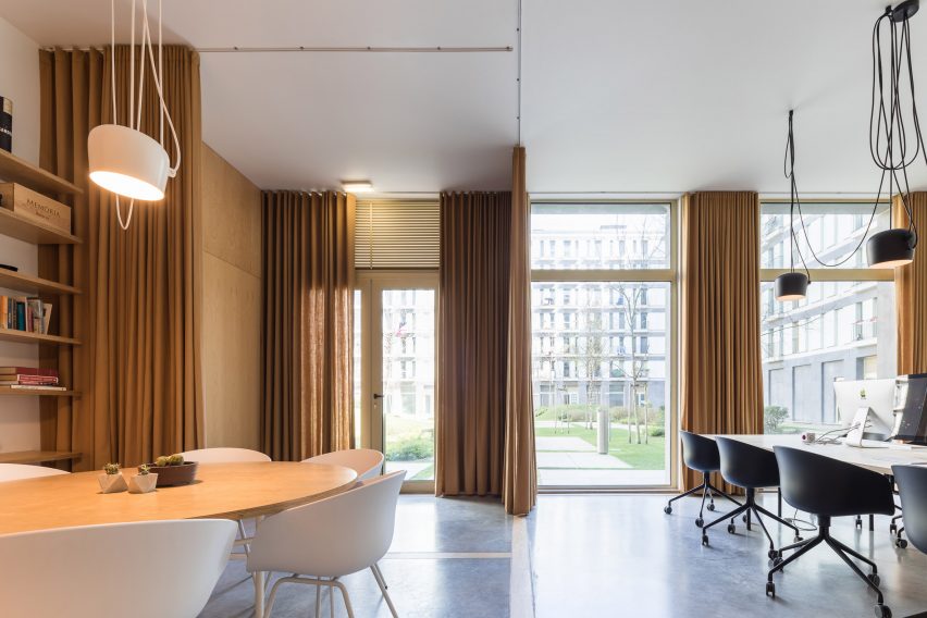 Pure Office by Sílvia Rocio + Mariana Póvoa