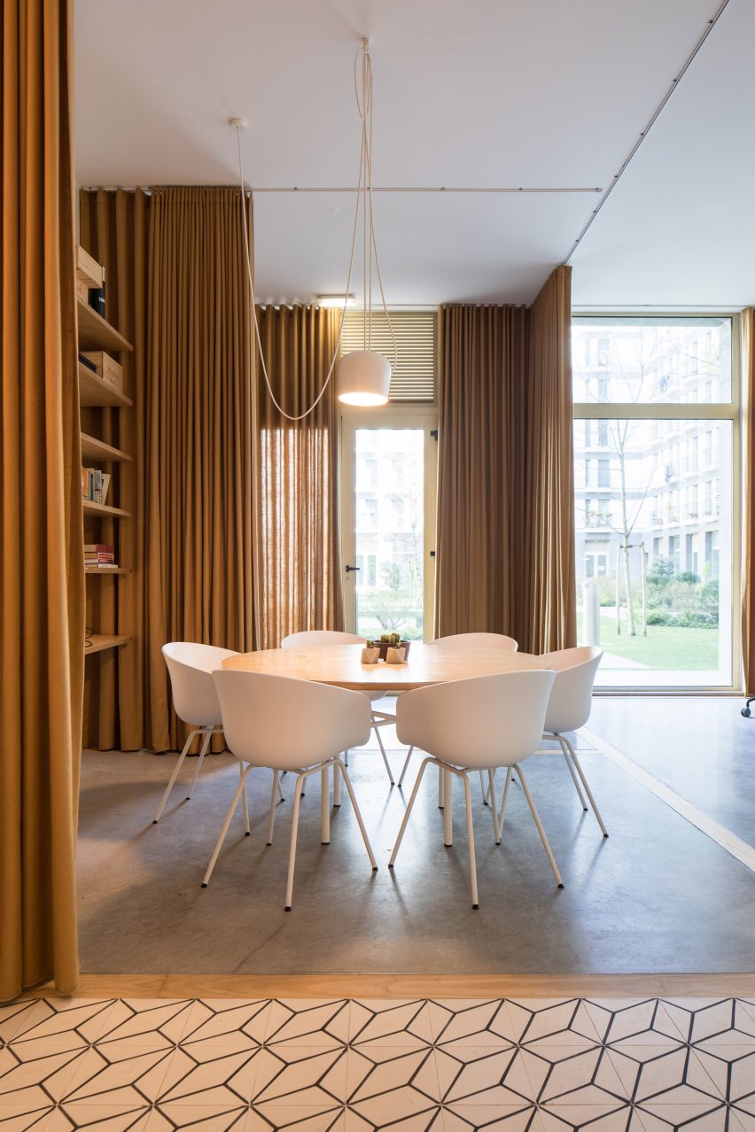 Pure Office by Sílvia Rocio + Mariana Póvoa