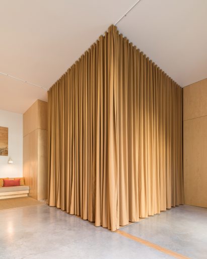 Pure Office by Sílvia Rocio + Mariana Póvoa