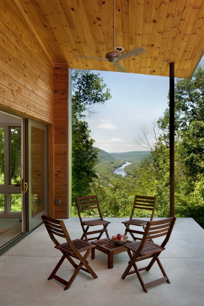 Ridge House by GriD Architects
