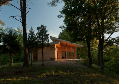 Ridge House by GriD Architects