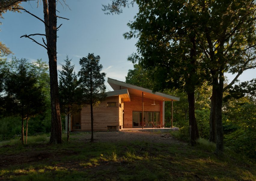 Ridge House by GriD Architects