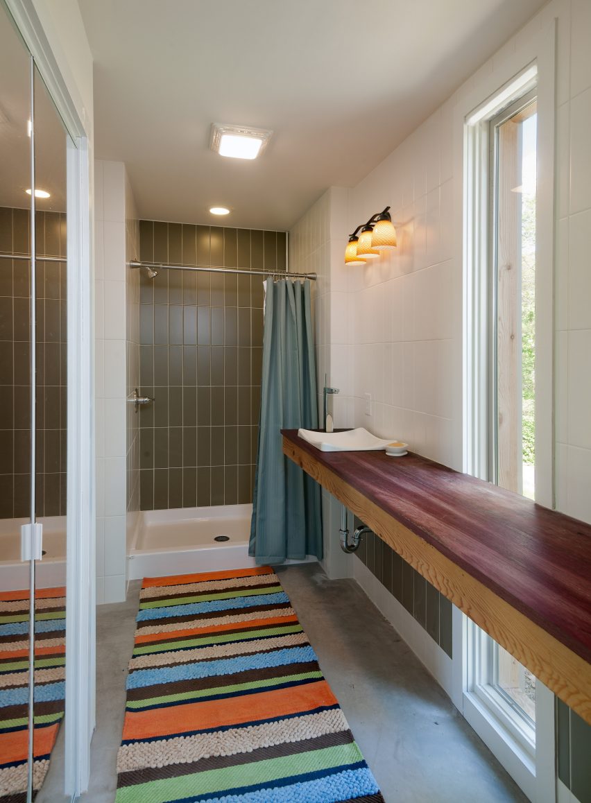 Ridge House by GriD Architects