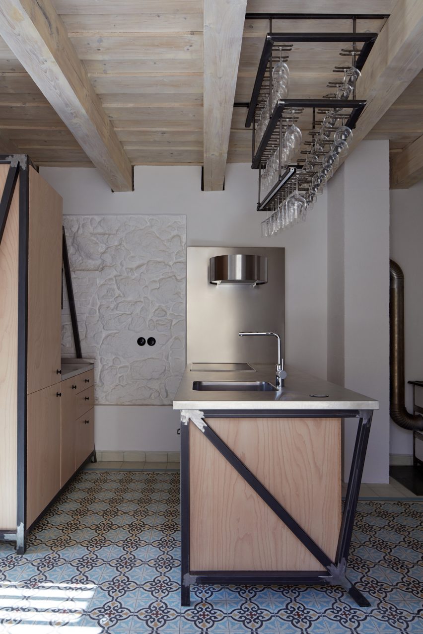 Štajnhaus Guest House by Ora Architects
