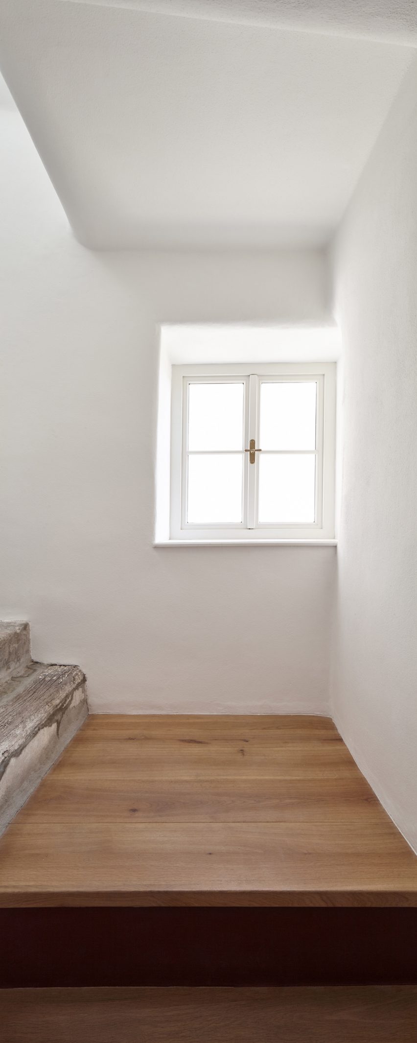 Štajnhaus Guest House by Ora Architects
