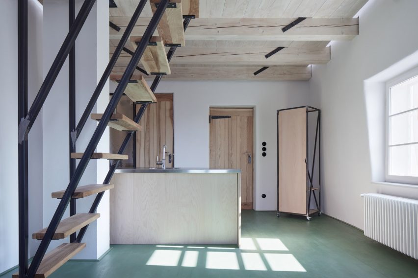 Štajnhaus Guest House by Ora Architects