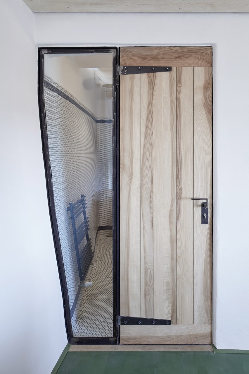 Štajnhaus Guest House by Ora Architects